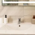 Apartament Modern 3bd Spacious With Terrace - Close To Yacht Marina *