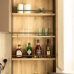 Apartament Modern 3bd Spacious With Terrace - Close To Yacht Marina
