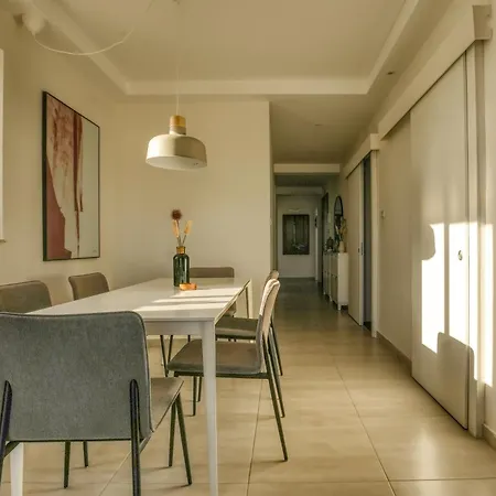 Modern 3bd Spacious With Terrace - Close To Yacht Marina アパート *
