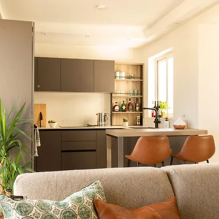 Modern 3bd Spacious With Terrace - Close To Yacht Marina アパート *