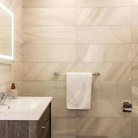 Modern 3bd Spacious With Terrace - Close To Yacht Marina ムサイダ