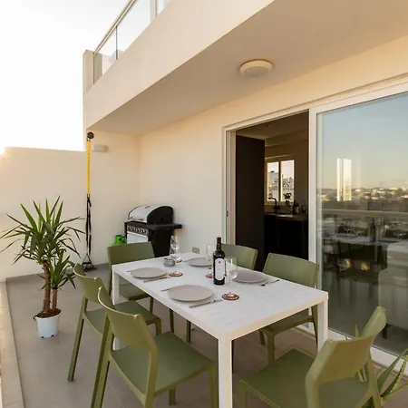 Modern 3bd Spacious With Terrace - Close To Yacht Marina Msida