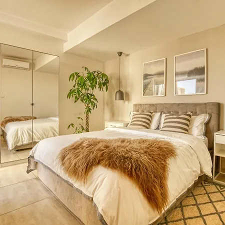 Modern 3bd Spacious With Terrace - Close To Yacht Marina Διαμέρισμα *