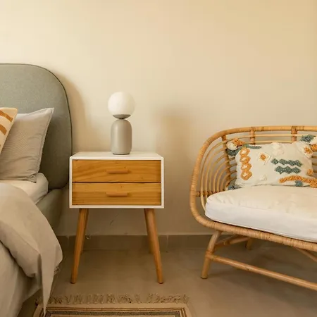 Modern 3bd Spacious With Terrace - Close To Yacht Marina *