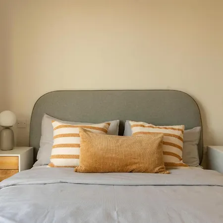 Modern 3bd Spacious With Terrace - Close To Yacht Marina Διαμέρισμα