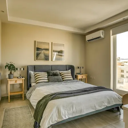 Modern 3bd Spacious With Terrace - Close To Yacht Marina Διαμέρισμα *