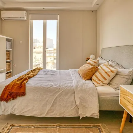 Modern 3bd Spacious With Terrace - Close To Yacht Marina Msida