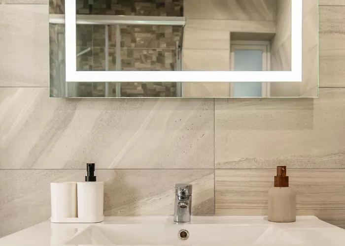 Modern 3bd Spacious With Terrace - Close To Yacht Marina *