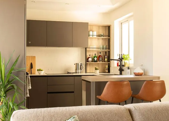 Modern 3bd Spacious With Terrace - Close To Yacht Marina アパート *