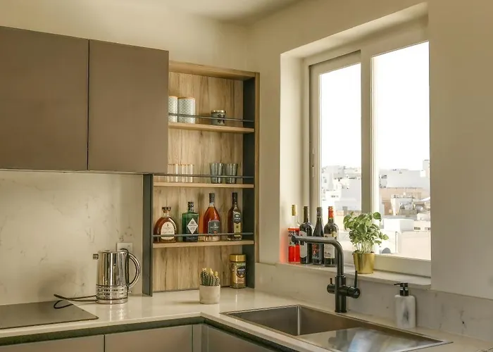 Modern 3bd Spacious With Terrace - Close To Yacht Marina ムサイダ