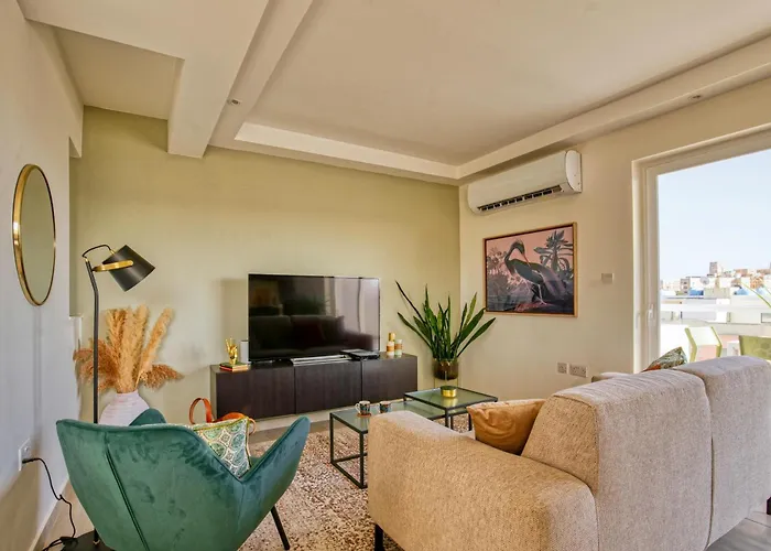 Modern 3bd Spacious With Terrace - Close To Yacht Marina アパート